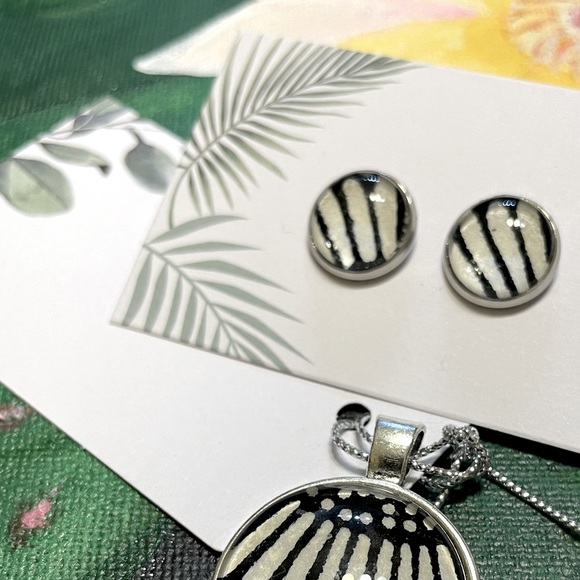 Handmade Glass Dome Earrings & Pendant set - Picture 6 of 13